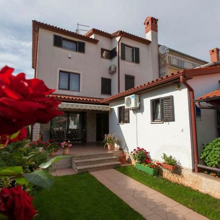 Apartments Grozdanic Fazana Exterior photo