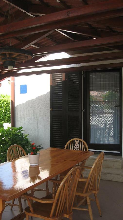 Apartments Grozdanic Fazana Exterior photo