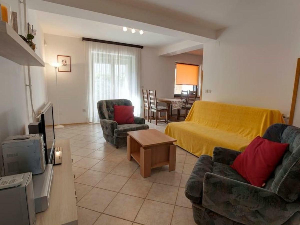Apartments Grozdanic Fazana Exterior photo