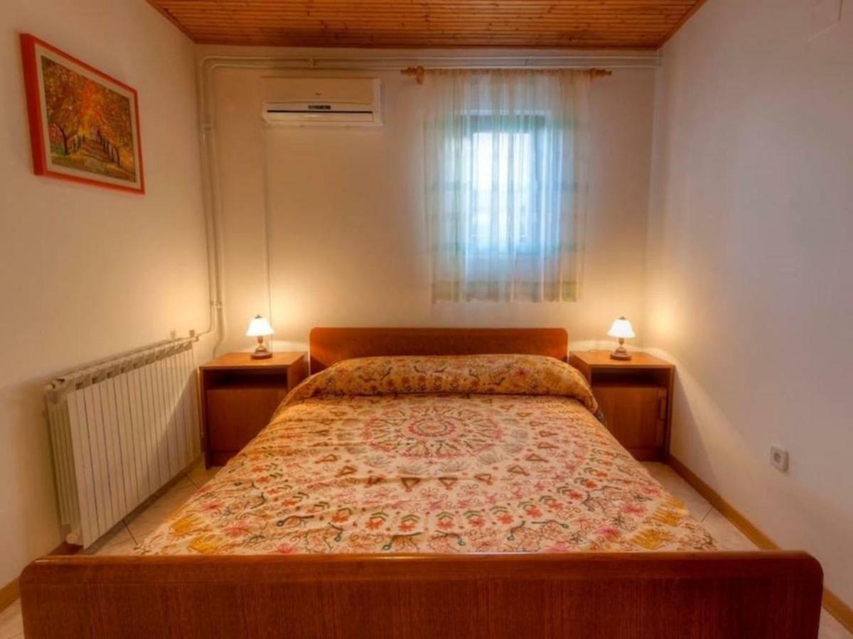 Apartments Grozdanic Fazana Exterior photo