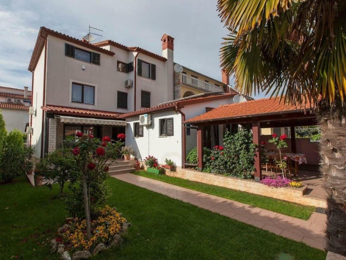 Apartments Grozdanic Fazana Exterior photo